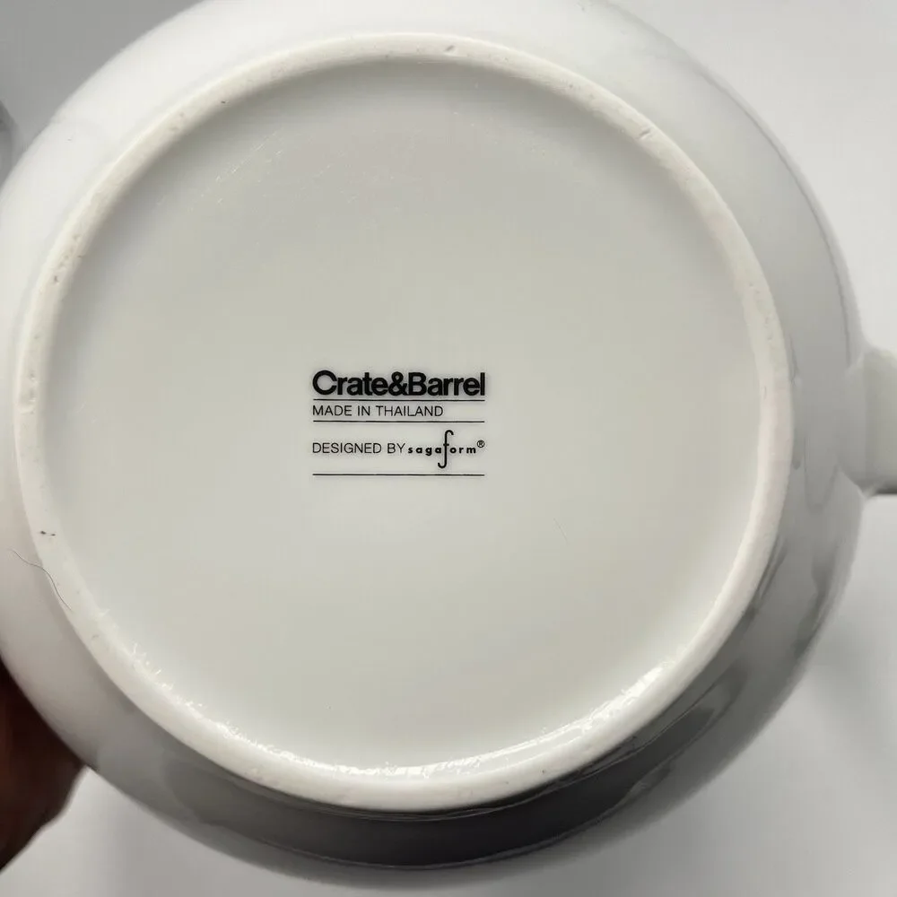 Crate & Barrel Segaform 6 Cup Glazed White Teapot with Lid